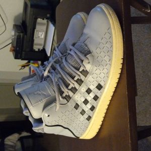 Jordan illusion wolf gray and black size 10.5